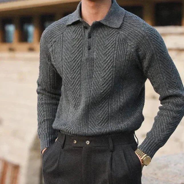 Herren Langarmpullover mit spitzem Kragen und Raglanschulter
