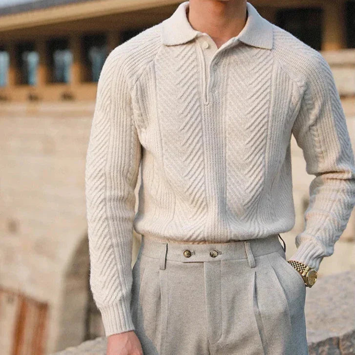 Herren Langarmpullover mit spitzem Kragen und Raglanschulter