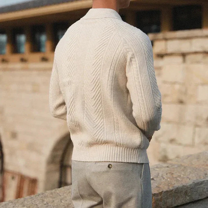 Herren Langarmpullover mit spitzem Kragen und Raglanschulter