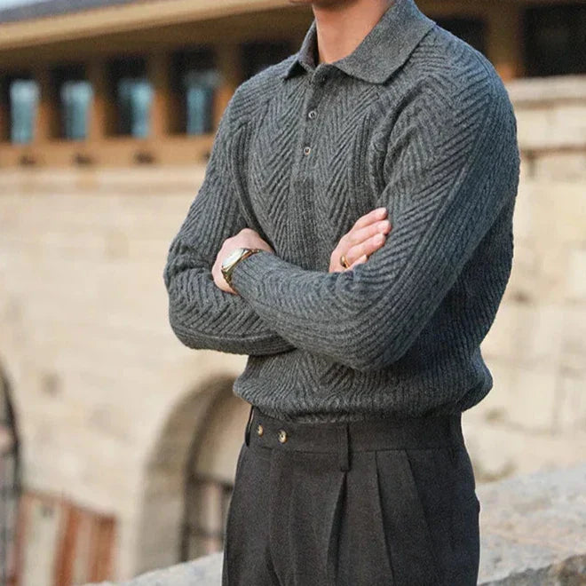 Herren Langarmpullover mit spitzem Kragen und Raglanschulter