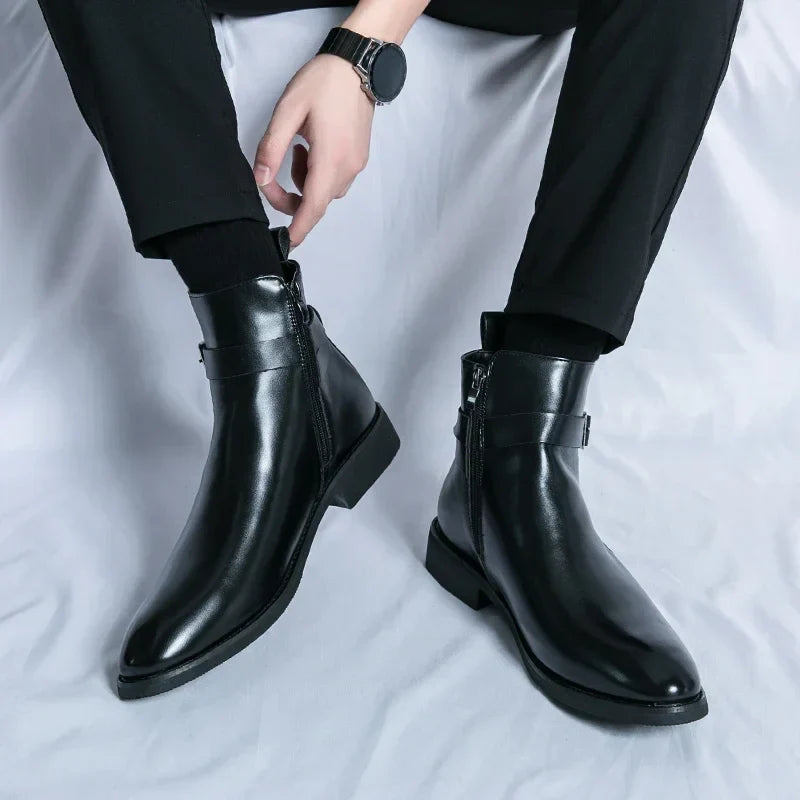 Herren Stiefeletten mit seitlichem Reißverschluss und Knöchelriemen
