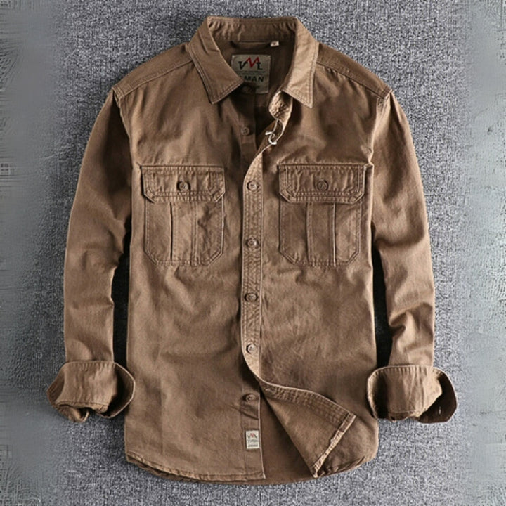 Herrenhemd mit Umlegekragen und zwei Brusttaschen