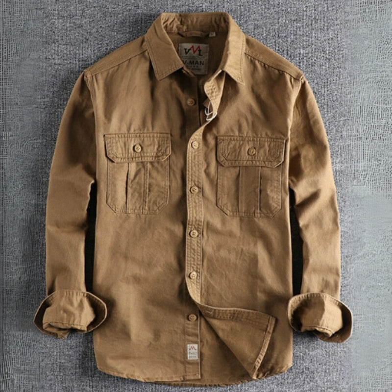 Herrenhemd mit Umlegekragen und zwei Brusttaschen