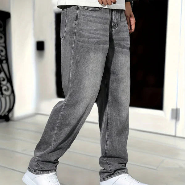 Herrenhose mit geradem Schnitt und Taschen