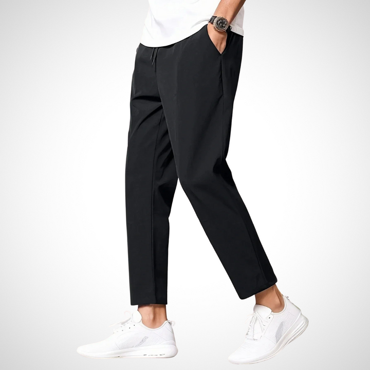 Herrenhose mit Kordelzugbund und Seitentaschen