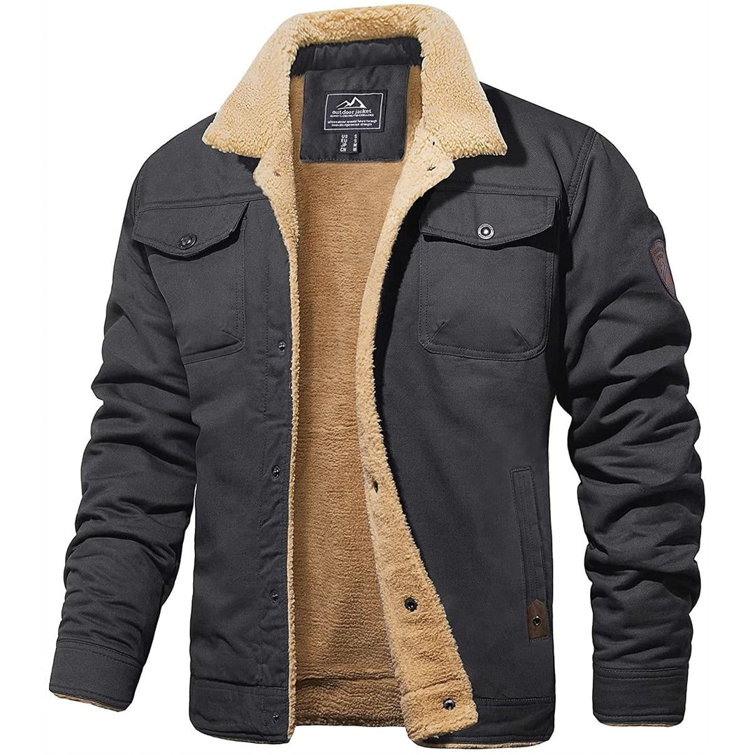 Herrenjacke mit Druckknopfleiste und Brusttaschen mit Patte