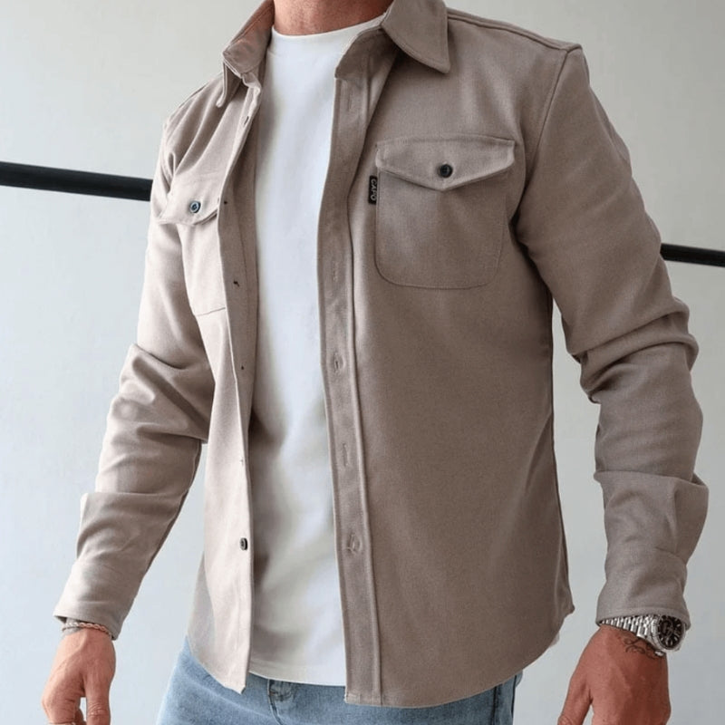 Herrenjacke mit Knopfleiste und Brusttaschen