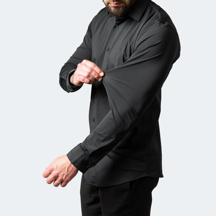 Herrenlangarmhemd mit spitzem Kragen und Knopfleiste