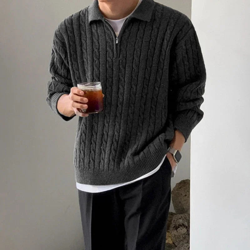 Herrenpullover mit Polokragen Zopfmuster und kurzem Reißverschluss