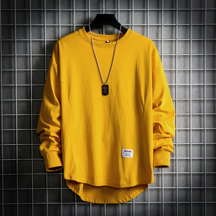 Herrenpullover mit Rundhalsausschnitt und High-Low-Saum