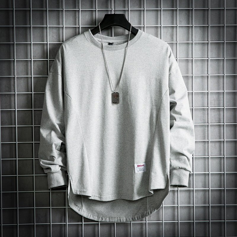 Herrenpullover mit Rundhalsausschnitt und High-Low-Saum