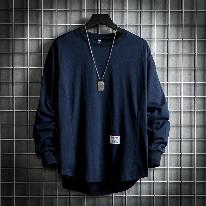 Herrenpullover mit Rundhalsausschnitt und High-Low-Saum