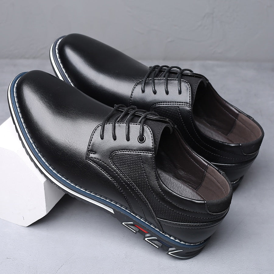 Herrenschnürschuhe mit runder Vorderkappe und Rillenlaufsohle