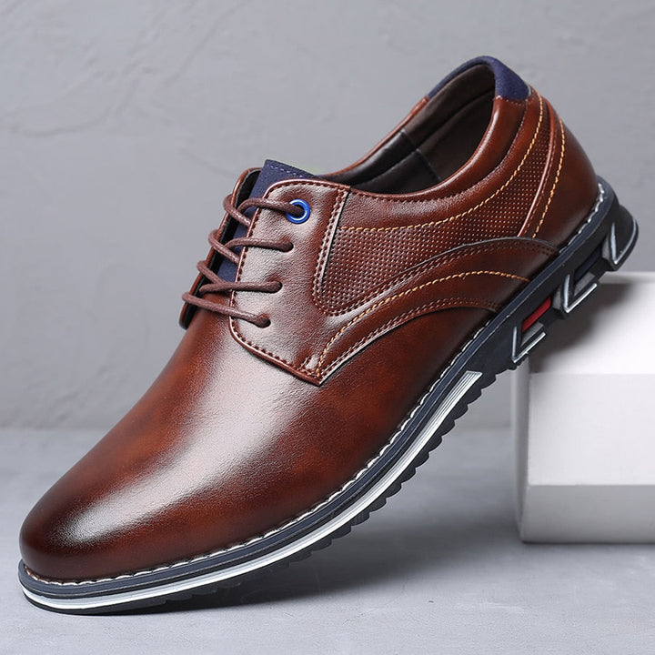 Herrenschnürschuhe mit runder Vorderkappe und Rillenlaufsohle
