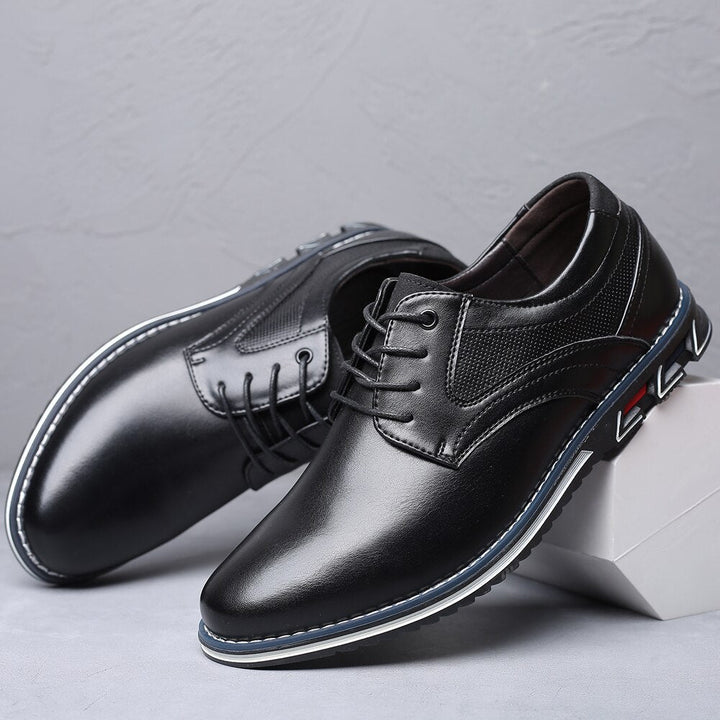 Herrenschnürschuhe mit runder Vorderkappe und Rillenlaufsohle