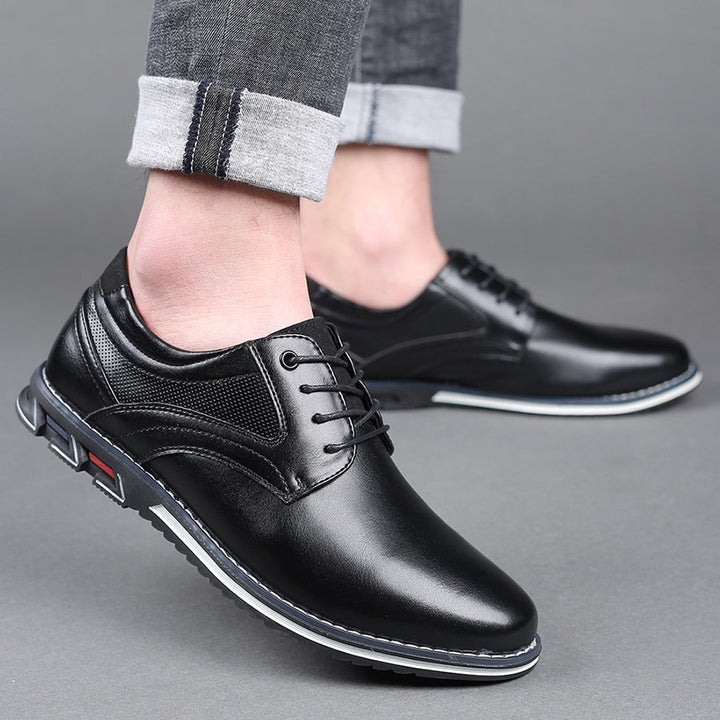 Herrenschnürschuhe mit runder Vorderkappe und Rillenlaufsohle