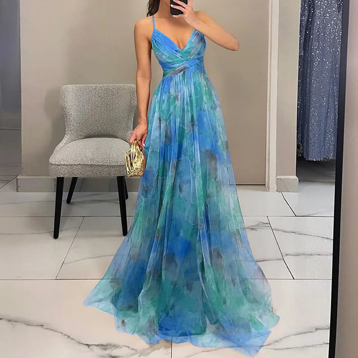 Fließendes Maxikleid in Blau mit tiefem V-Ausschnitt und Rückenausschnitt – ideal für Sommer-Events