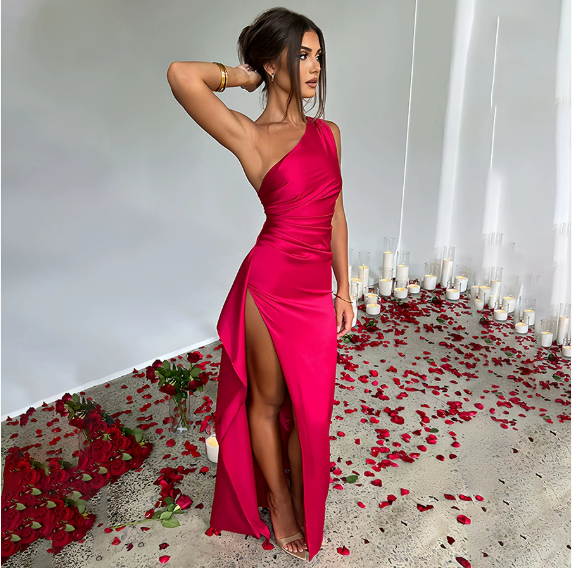 Ludmilla Maxikleid mit One-Shoulder-Design und Beinschlitz für Frauen