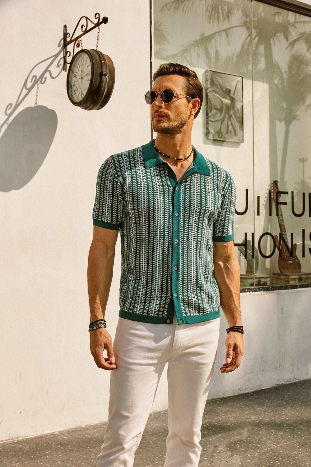 Jonathan grünes Retro Streifen Polohemd für Herren stilvoll und atmungsaktiv für Freizeitlooks
