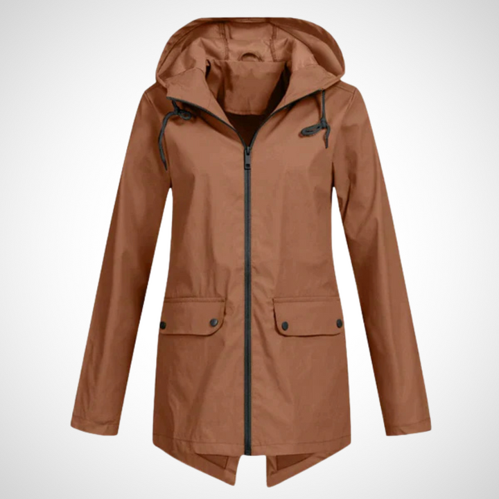 Wasserfester Kapuzenjacke in Kaffee mit Reißverschluss-Front, verlängertem Rückensaum und wetterfester Kapuze für Damen.