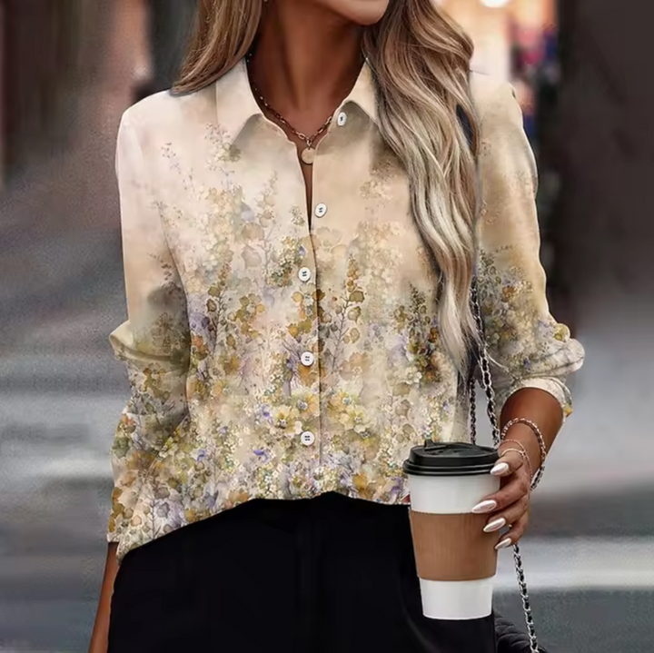 Khakifarbene Damenbluse mit zartem Blumenmuster leichte Blumenmuster-Bluse für Alltag mit Stil