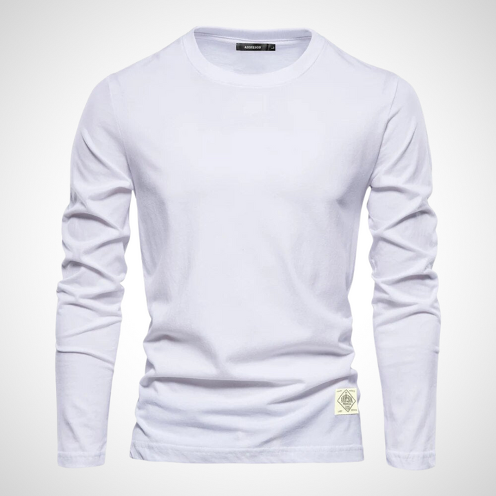 Langarmshirt in Weiß mit klassischem Rundhalsausschnitt, atmungsaktivem Baumwollmaterial und schlichten, einfarbigen Design für Herren.