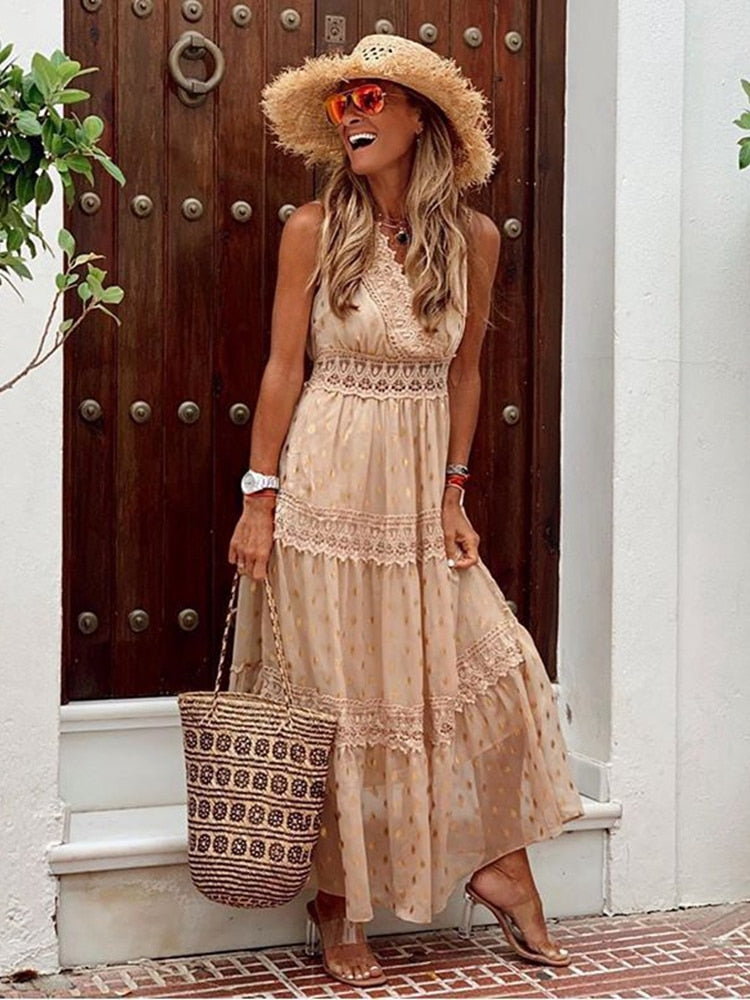 Khaki Maxikleid mit Boho-Charme und Spitzenakzenten – natürlich und stilvoll