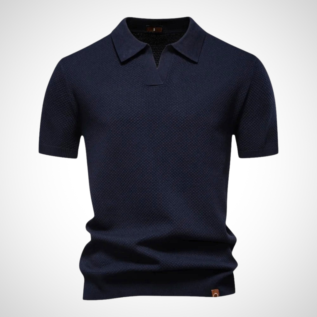 Marineblaues Herren-Polohemd mit klarer Linie – ein modernes Schmeichelhaftes Polohemd für stilbewusste Männer