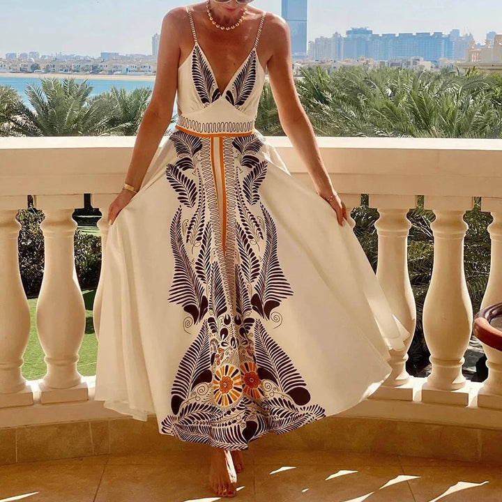 Boho-Maxikleid mit Blumenmuster und fließendem Rock für Damen. Perfekt für Sommeranlässe.
