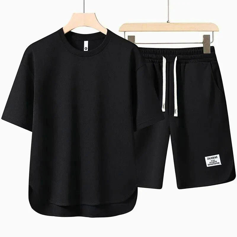 Schwarzes Herrenset – minimalistisches zweiteiliges Lounge-Set für Herren