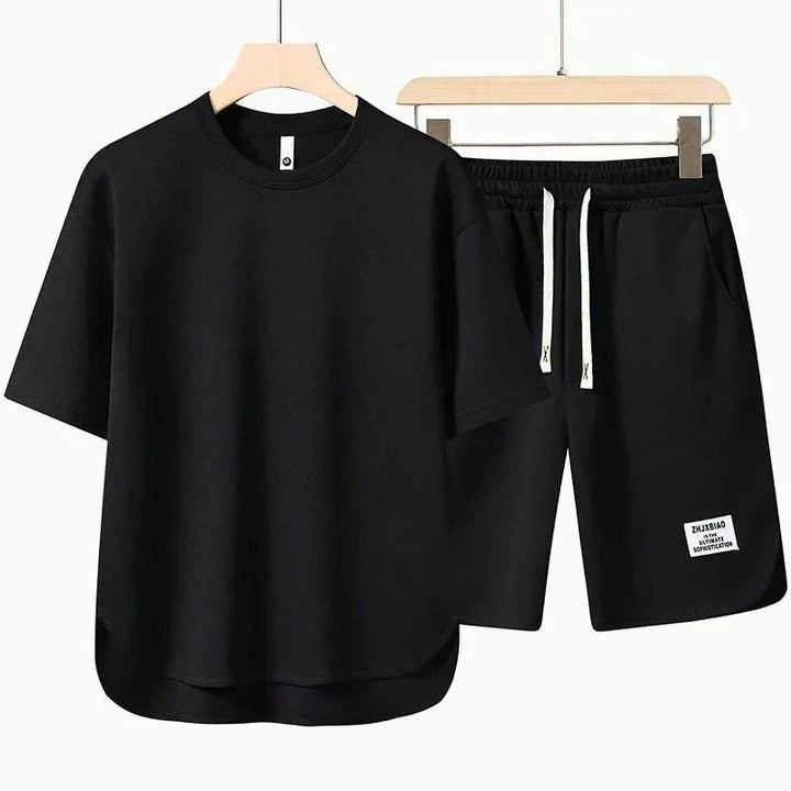Schwarzes Herrenset – minimalistisches zweiteiliges Lounge-Set für Herren