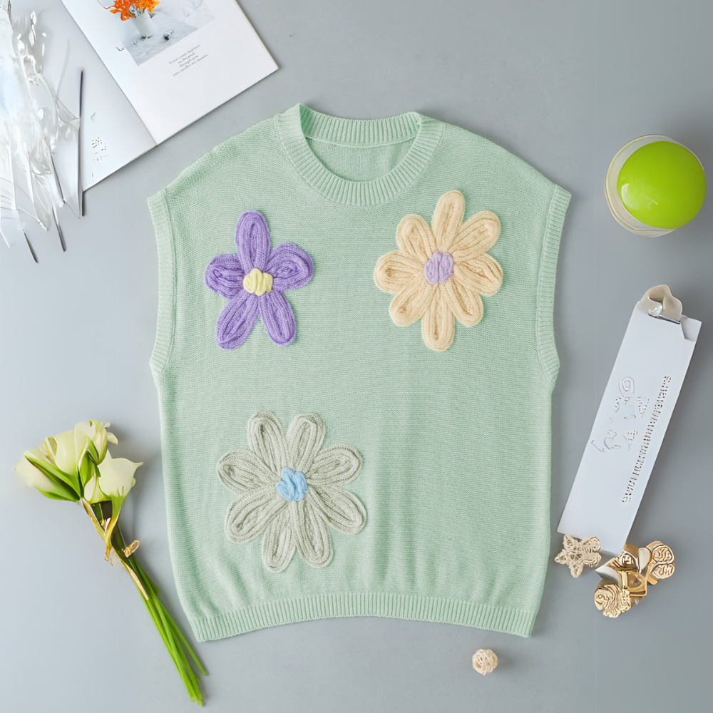 Weichem Stoff Blumenmuster Häkel-Top für Damen in Grün – luftiges Damenoberteil und Häkel-Top.