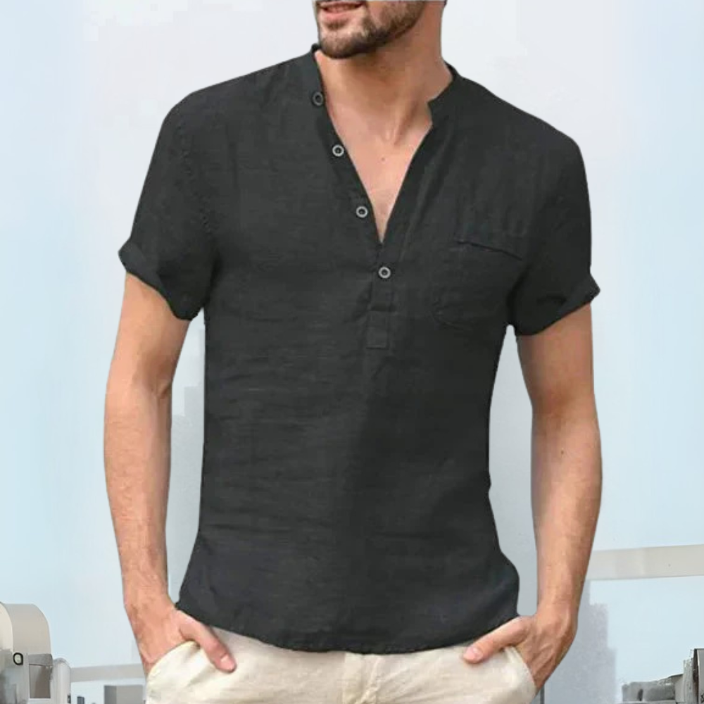 Patrick atmungsaktives Leinenhemd für Herren in Schwarz, entworfen für Komfort und Stil mit einem atmungsaktiven Leinenstoff, ideal für warmes Wetter.
