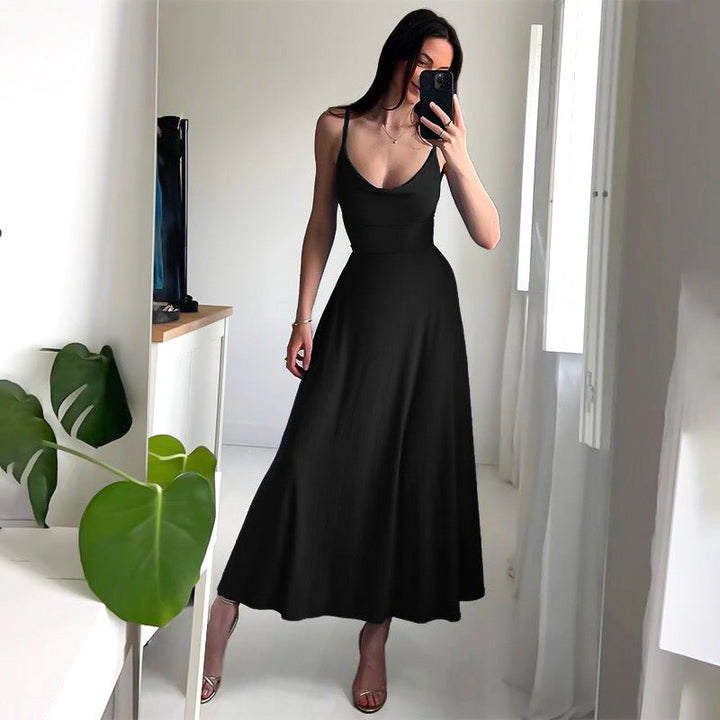 Phoebe schmeichelhaftes ärmelloses Maxikleid für Damen in Schwarz, kombiniert Eleganz und Komfort