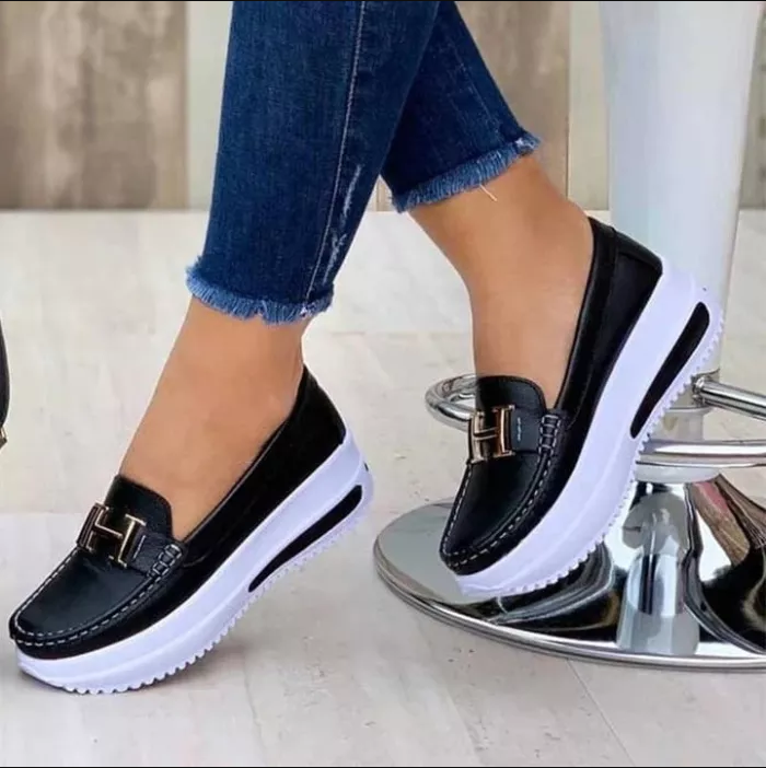 Plateausneaker mit gepolsterter Sohle für Damen in Schwarz – trendige Damensneaker mit dicker Sohle für täglichen Komfort
