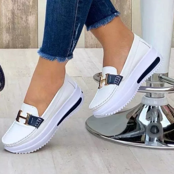 Plateausneaker mit gepolsterter Sohle für Damen in Weiß – klassische Damensneaker mit glattem Design und Komfortsohle