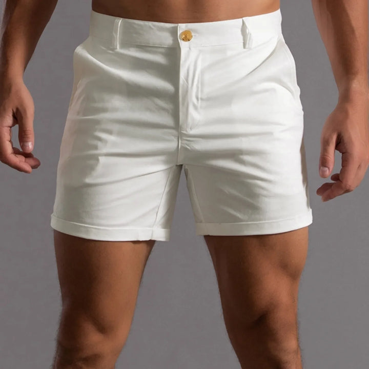 Schlanke Stretch-Shorts für Herren in Weiß – luftig, bequem und stilvoll für warme Tage