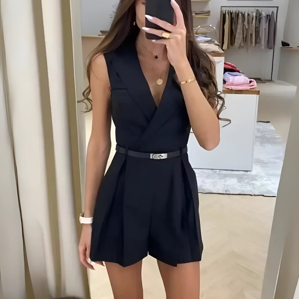 Schwarzer Damen-Romper mit elegantem Schnitt als Ärmelloser Gürtel Romper