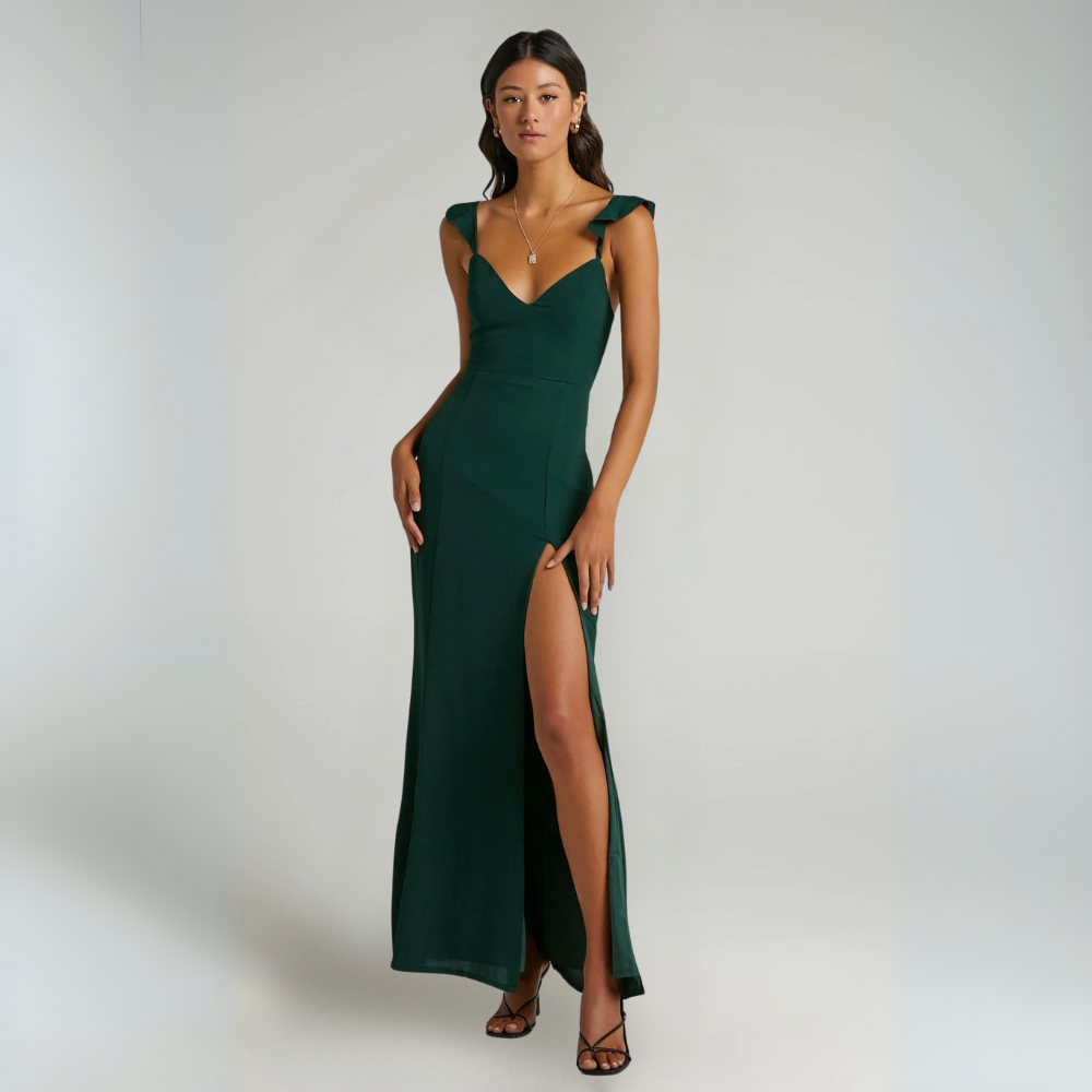Leichtes grünes Hochzeitskleid mit Trägern von Steffi weich fließend für sommerliche Anlässe
