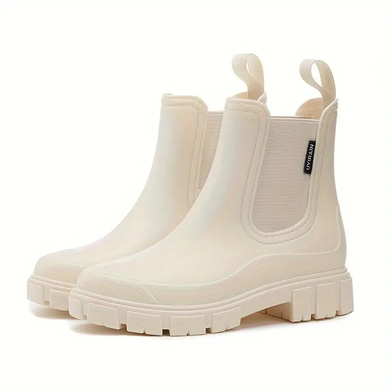 Stiefel mit wasserdichten Oberfläche, einer griffigen Profilsohle und einem elastischen Einstieg für Damen.