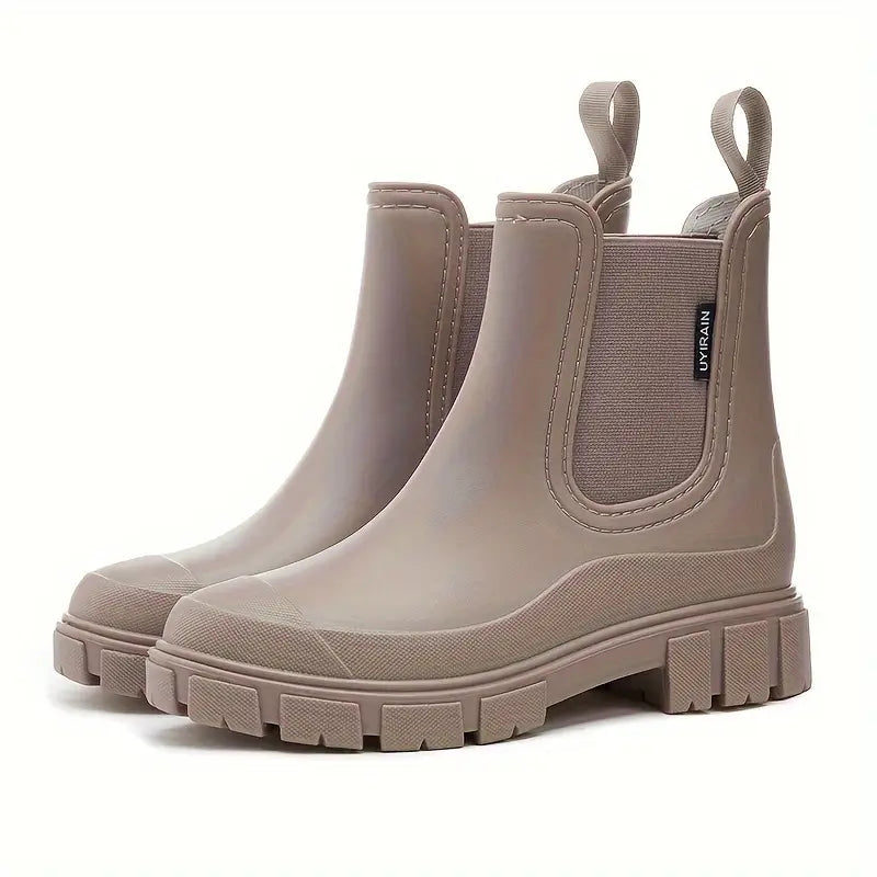Stiefel mit wasserdichten Oberfläche, einer griffigen Profilsohle und einem elastischen Einstieg für Damen.