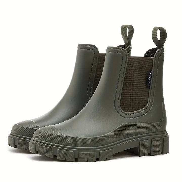 Stiefel mit wasserdichten Oberfläche, einer griffigen Profilsohle und einem elastischen Einstieg für Damen.
