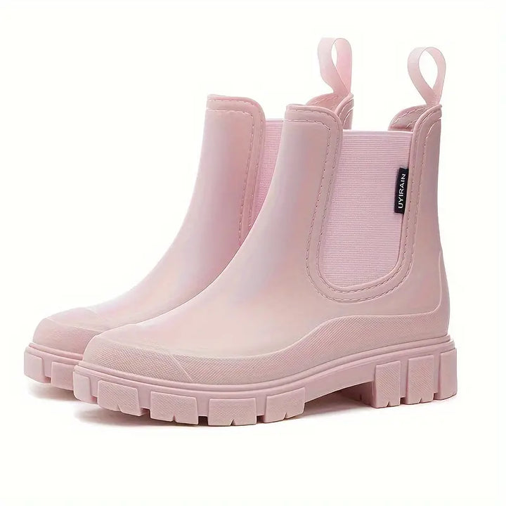 Stiefel mit wasserdichten Oberfläche, einer griffigen Profilsohle und einem elastischen Einstieg für Damen.