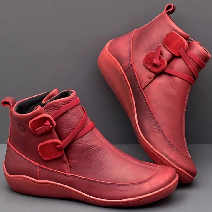 Stiefel mit strukturierter Schulterpartie, tailliertem Schnitt und funktionalem Reißverschlussdesign für Damen.
