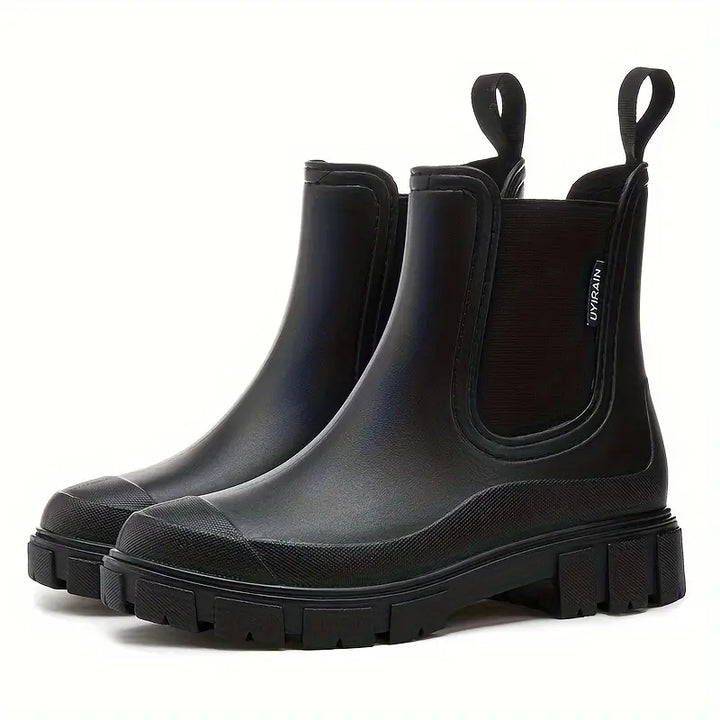 Stiefel mit wasserdichten Oberfläche, einer griffigen Profilsohle und einem elastischen Einstieg für Damen.