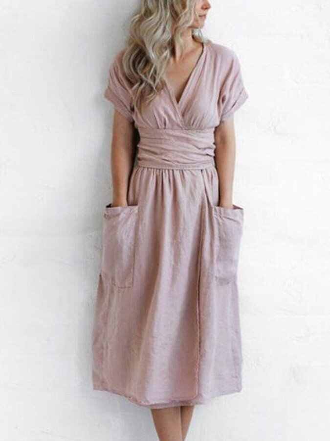 Rosafarbenes Wickelkleid aus Leinen – weich, sommerlich und elegant