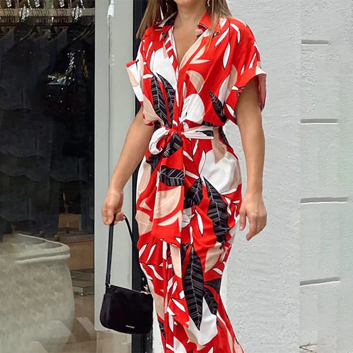 Rotes Maxikleid mit Gürtel – ausdrucksstark, elegant und selbstbewusst