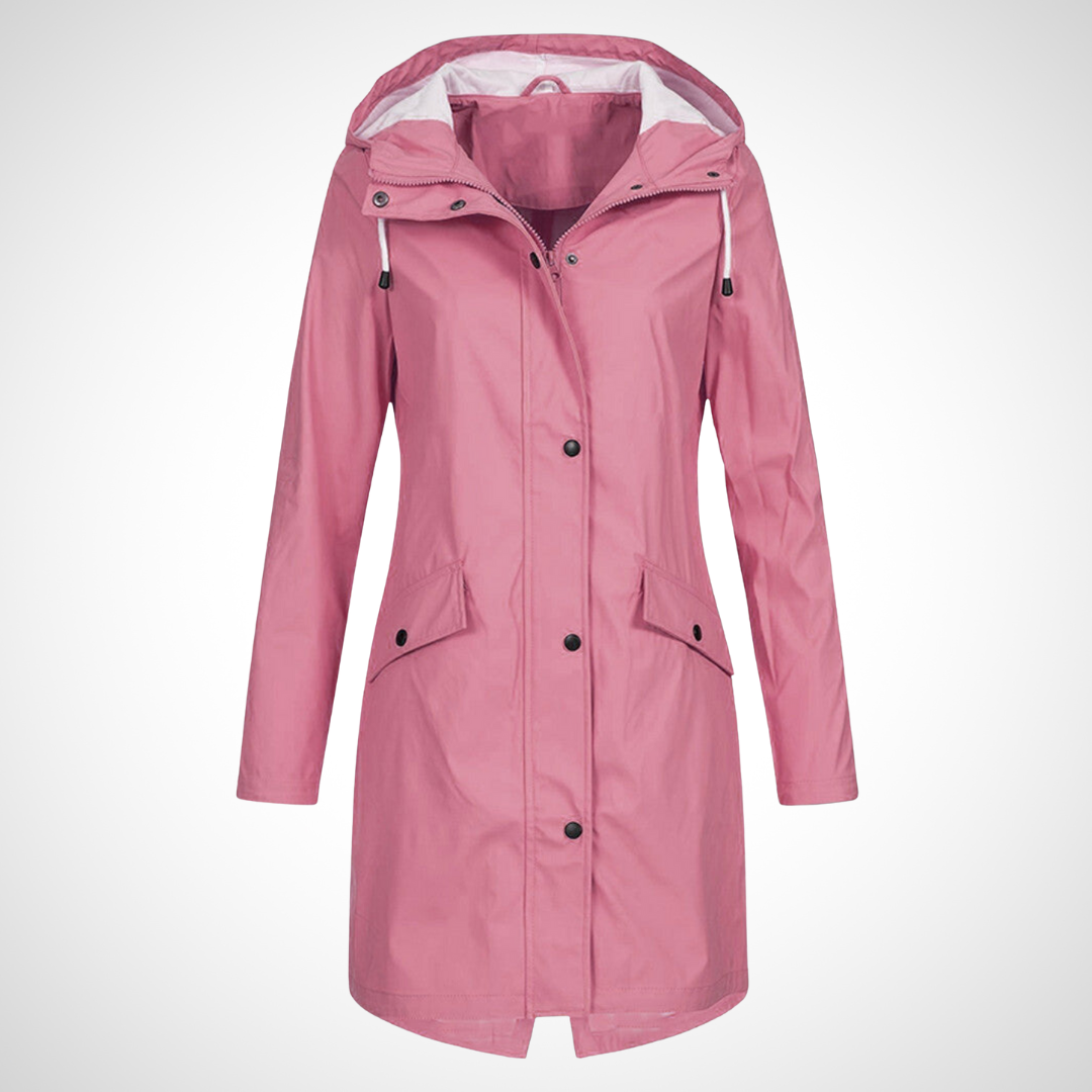 Wasserfester Regenmantel in Rosa mit verstellbarer Kapuze, praktischer Knopfleiste und geräumigen Klappentaschen für Damen.
