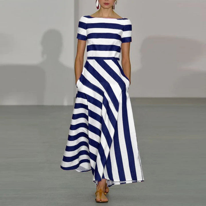 Yana blau gestreiftes Kleid für Damen mit lockerem Sitz und stilvoller Ausstrahlung